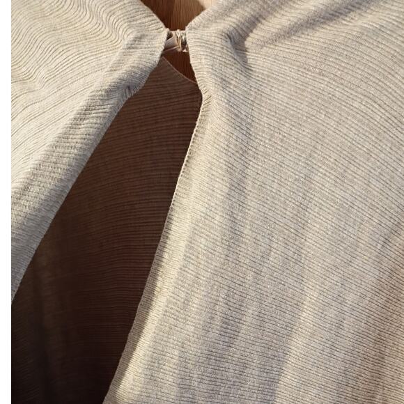 WHBM Neutral Cocoon Dolman Knit Top Medium V Neck Oversized Minimalist Capsule - Picture 4 of 11